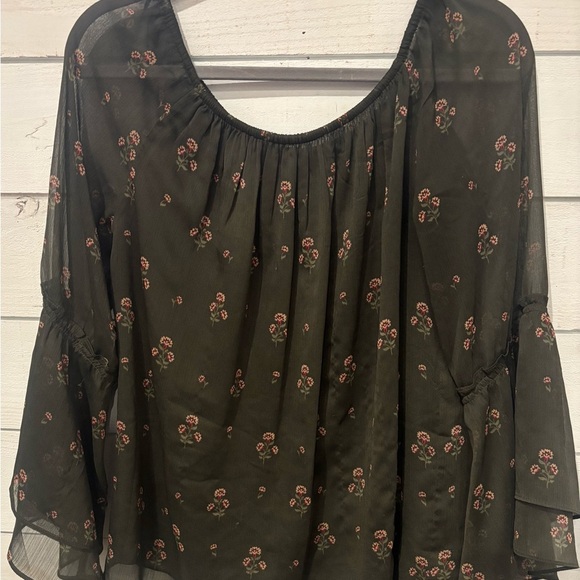White House Black Market
Bell Sleeve Olive Green Floral Sheer
Blouse Top -Medium - Picture 4 of 9